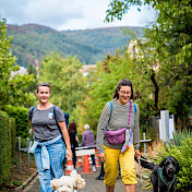 Junghunde- und Botschafterhundeteams erscheinen im Weideli.